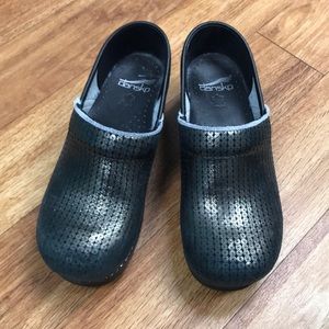 Dansko metallic shoes. Size 6.5
